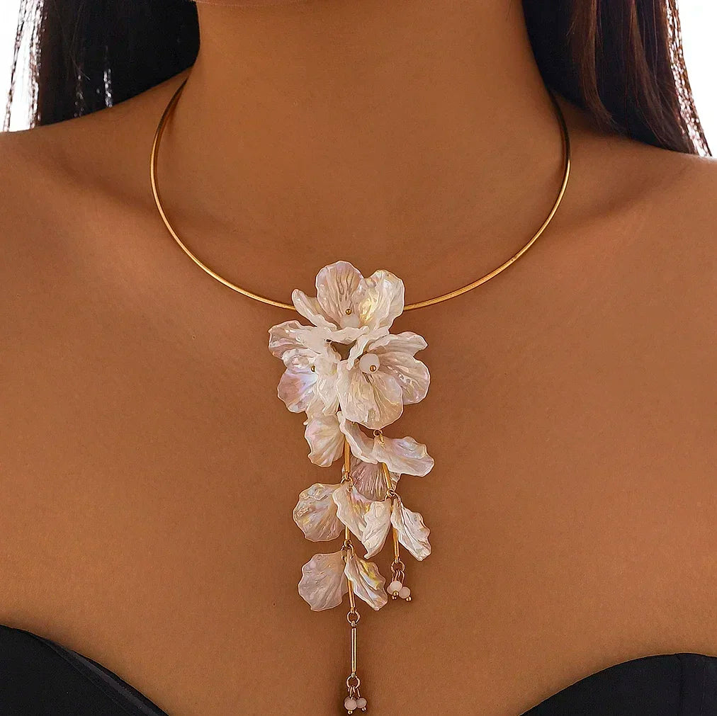 Ingemark Creative Punk Torques Chain Necklace Women Wed Bridal Elegant White Flower Hanging Drop Earrings Wed Bridal Jewelry Set